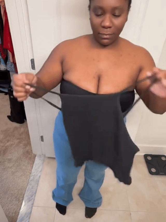 Seamless Strapless Bra with Front Closure - Wire-Free Bandeau