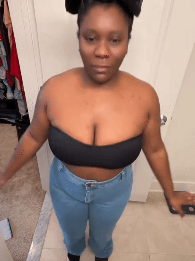 Seamless Strapless Bra with Front Closure - Wire-Free Bandeau