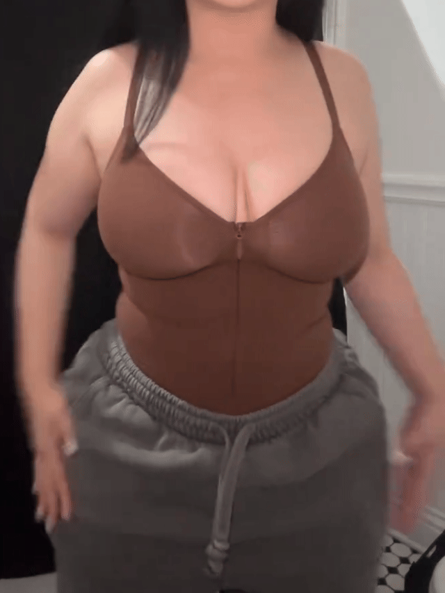 Seamless Heart-Neck Thong Bodysuit with Built-In Shaping