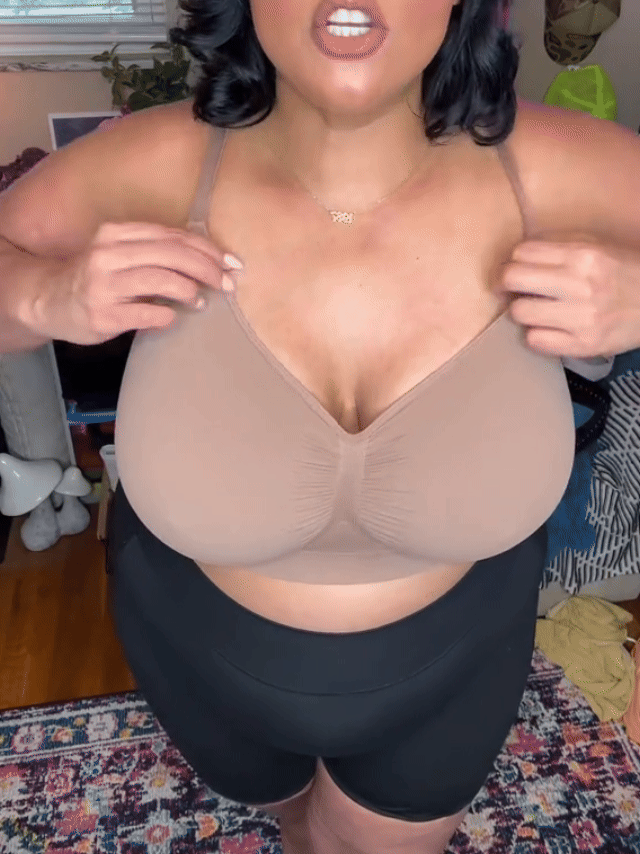 Women's Wire-Free Sports Bra with Natural Lift & Support
